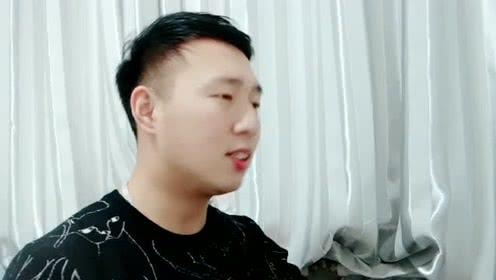 网红伍百,从幕后到台前，揭秘他的蜕变之路