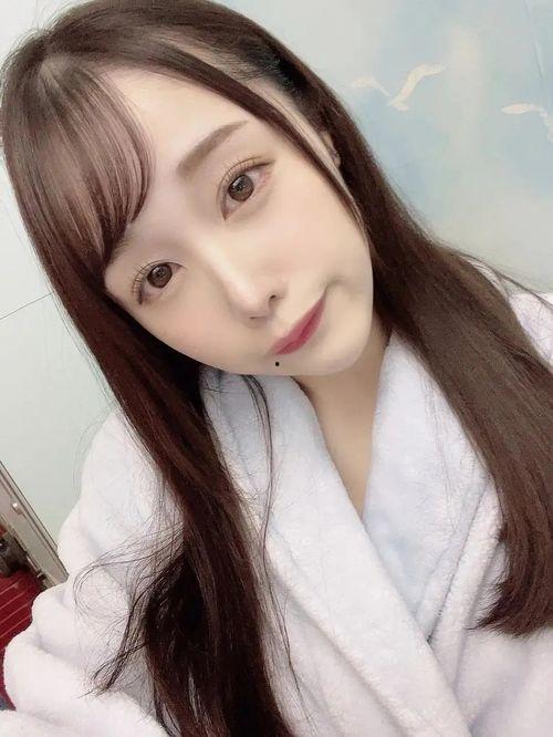 白川  个人资料,才华横溢的青年才俊，揭秘其非凡人生轨迹