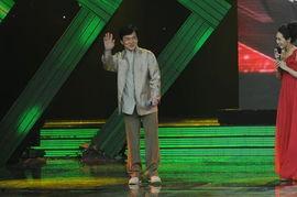 娱乐大典成龙,娱乐大典上的传奇巨星风采